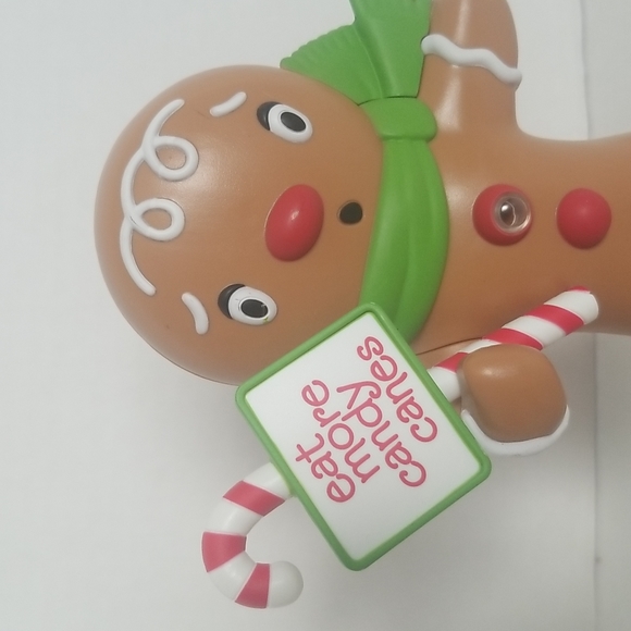 Hallmark Talking Senor Wisecrakin Gingerbread Boy - Picture 4 of 8